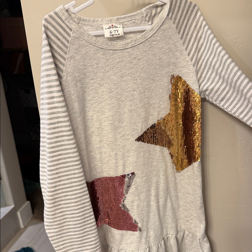 Cat & Jack Long Sleeve Shirt with Sequin Stars - Gray and Gold